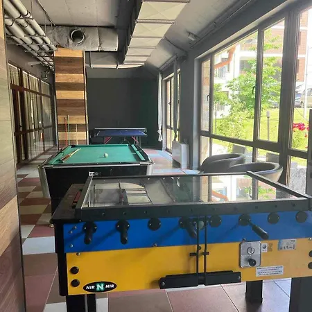 Arboro Gardens E68 *