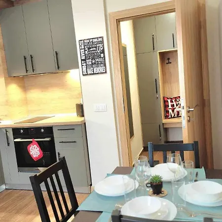 Apartment Arboro Gardens E68 *