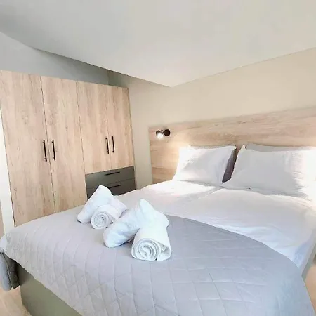 Διαμέρισμα Arboro Gardens E68 Μπόροβετς