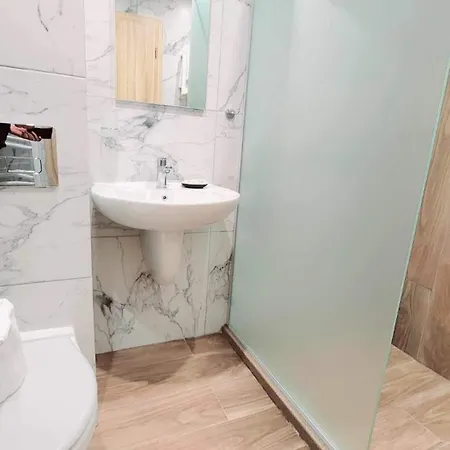 Arboro Gardens E68 *