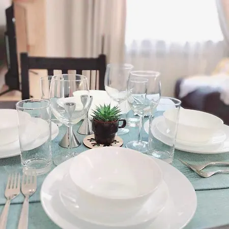 Arboro Gardens E68 公寓 *