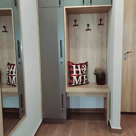 Arboro Gardens E68 *