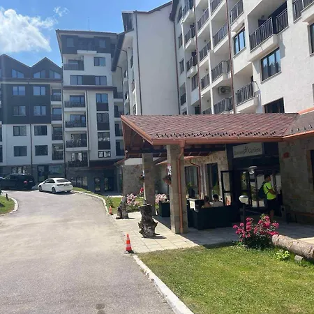 Arboro Gardens E68 *