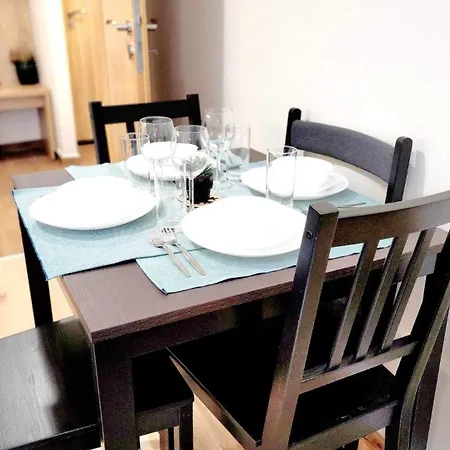 Apartment Arboro Gardens E68 *