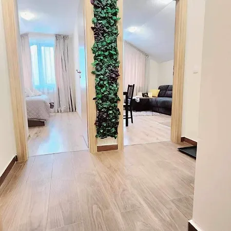 Arboro Gardens E68 * Μπόροβετς