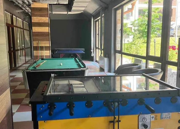 Arboro Gardens E68 *