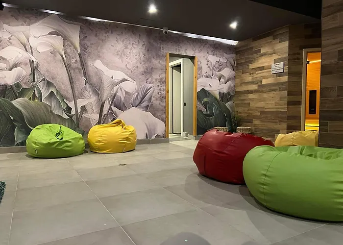 Arboro Gardens E68 *