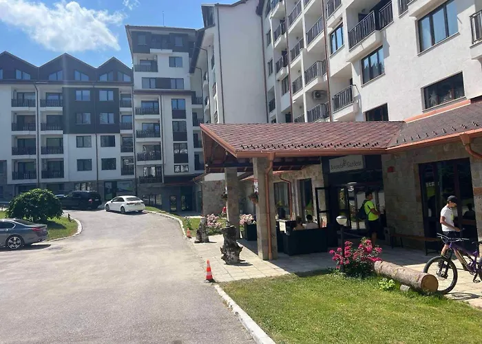 Arboro Gardens E68 *